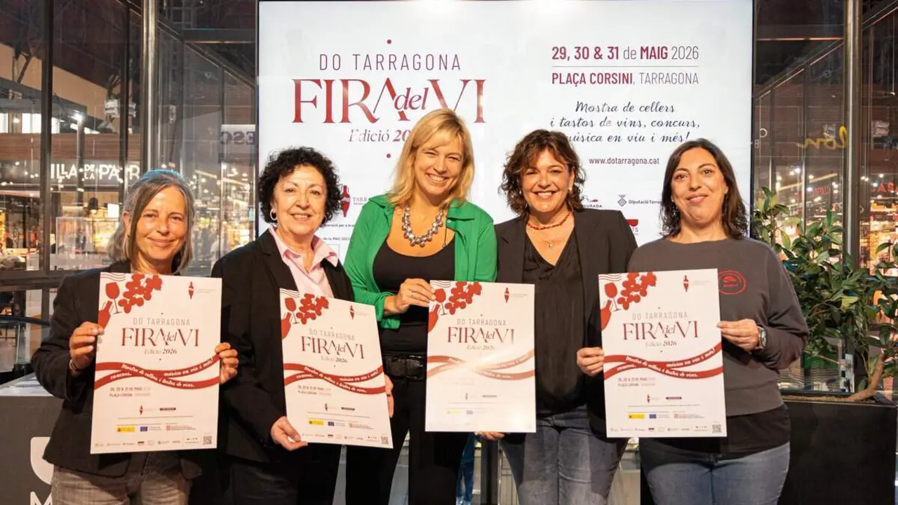  Visitants gaudint de tastos i activitats a la Fira del Vi de Tarragona amb vins de la DO Tarragona &mdash; Imagen de la Fuente 
