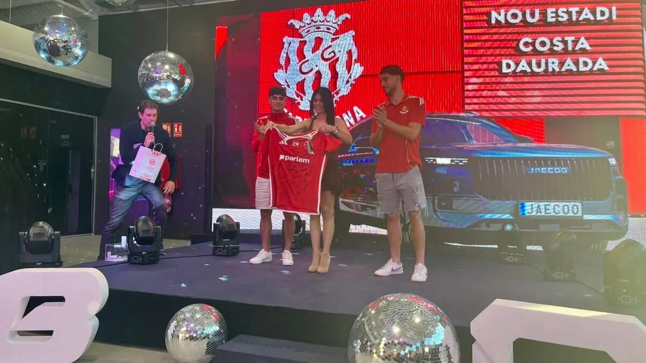  Presentaci&oacute; dels models Omoda 7 i Jaecoo 8 al Premiere Day amb tecnologia SHS i jugadors del N&agrave;stic a Tecnotarraco &mdash; Imagen de la Fuente 