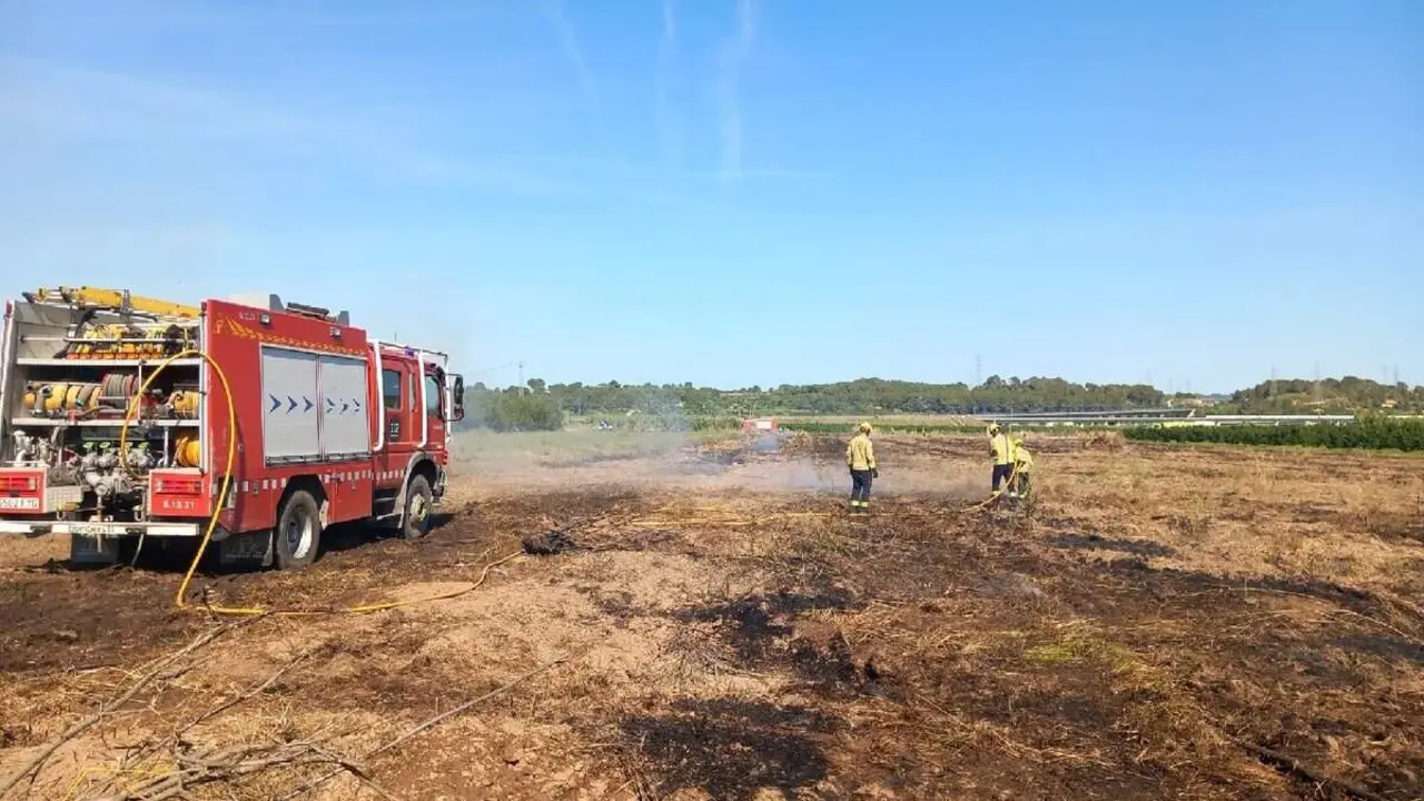  Incendi extingit a la Pobla de Mafumet amb afectaci&oacute; limitada a vegetaci&oacute; agr&iacute;cola prop de l&rsquo;autovia de Valls &mdash; Imagen de la Fuente 