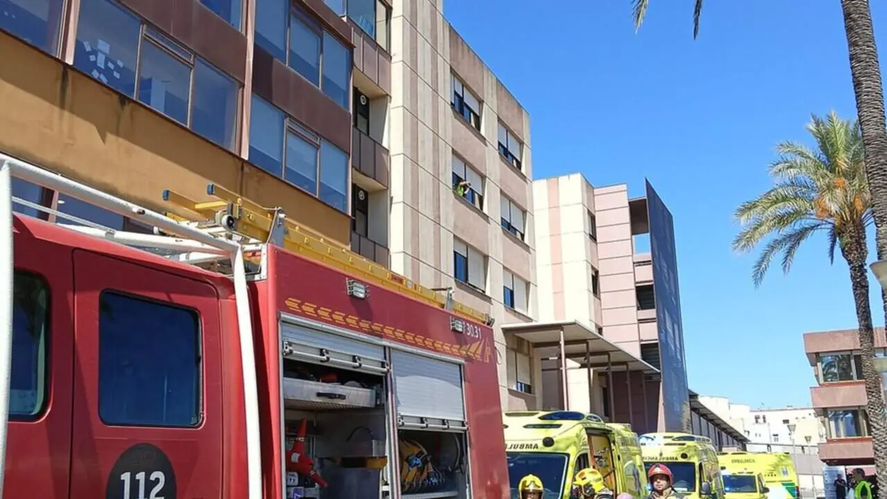  Simulacre d&rsquo;emerg&egrave;ncia a l&rsquo;Hospital Santa Creu de Jes&uacute;s amb la participaci&oacute; de Protecci&oacute; Civil i Mossos d&rsquo;Esquadra &mdash; Imagen de la Fuente 