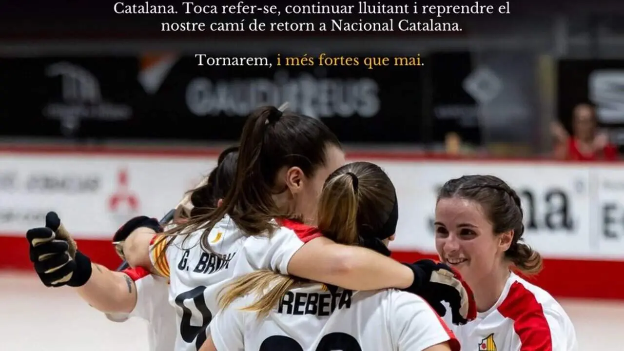  Primer equip femen&iacute; del Reus Deportiu celebrant la temporada malgrat el descens a Primera Catalana i amb ganes de refer-se &mdash; Imagen de la Fuente 