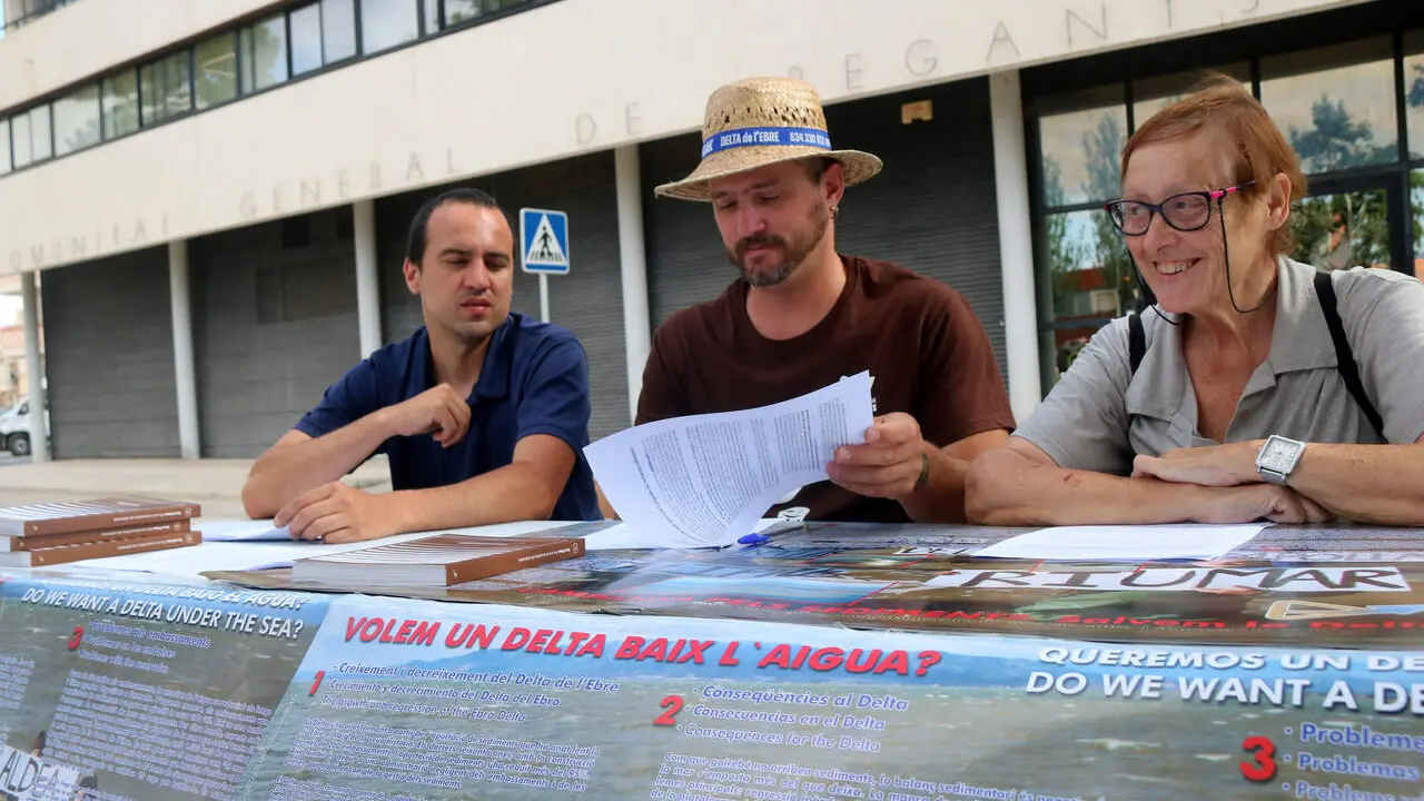 Imatge d&rsquo;un riu Ebre amb sediments visibles que il&middot;lustren la baixa inversi&oacute; en mobilitzaci&oacute; segons el Pla Hidrol&ograve;gic de l&rsquo;Eb &mdash; Imagen de la Fuente
