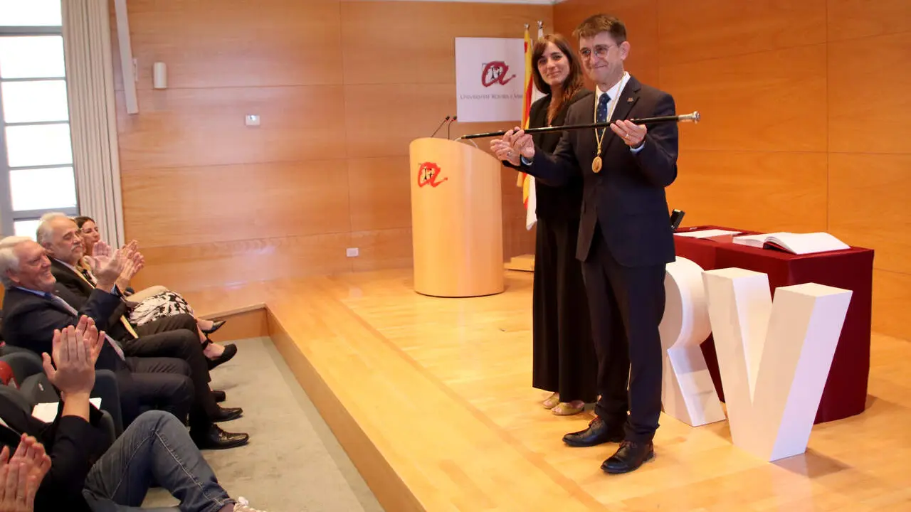 Josep Pallar&egrave;s revalida el c&agrave;rrec de rector de la URV amb un suport majoritari del 72 per cent &mdash; Imagen de la fuente