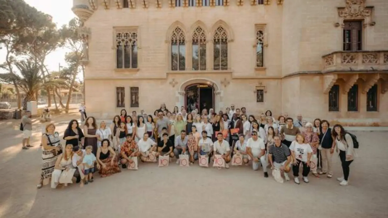 Acte de graduaci&oacute; del Centre de Formaci&oacute; d&rsquo;Adults a Vila-seca amb assist&egrave;ncia destacada a la Sala Sicart del Castell &mdash; Imagen de la Fuente