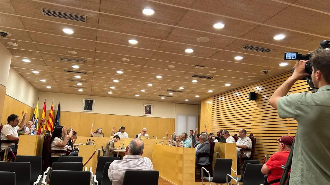 El plenari municipal del 19 de juny de 2026 nomena jutge de pau i el seu substitut en sessi&oacute; oficial &mdash; Imagen de la Fuente