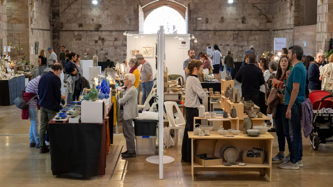 La fa&ccedil;ana de l&rsquo;esgl&eacute;sia de Sant Francesc a Montblanc, epicentre del festival Terr&agrave;nia 2026 amb participaci&oacute; de Pol&ograve;nia &mdash; Imagen de la fuente