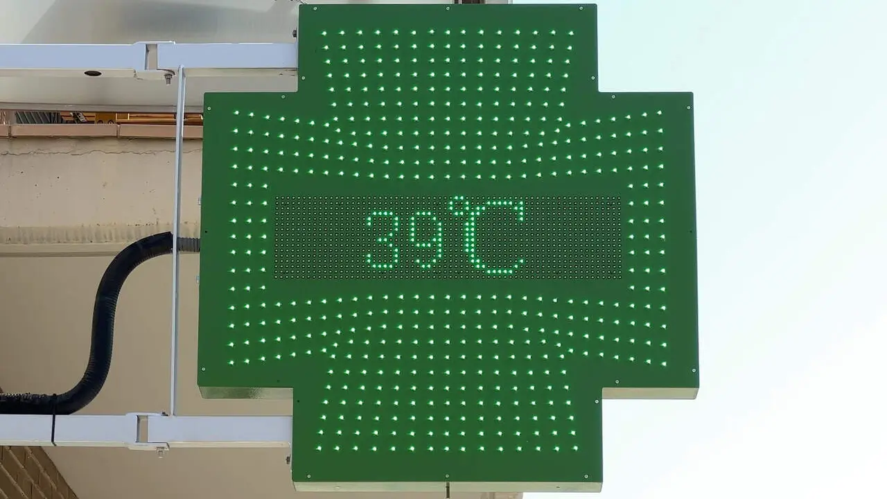 Onada de calor extrema a Catalunya amb temperatures superiors a 42 graus i alt risc d&rsquo;incendis forestals &mdash; Imagen de la fuente