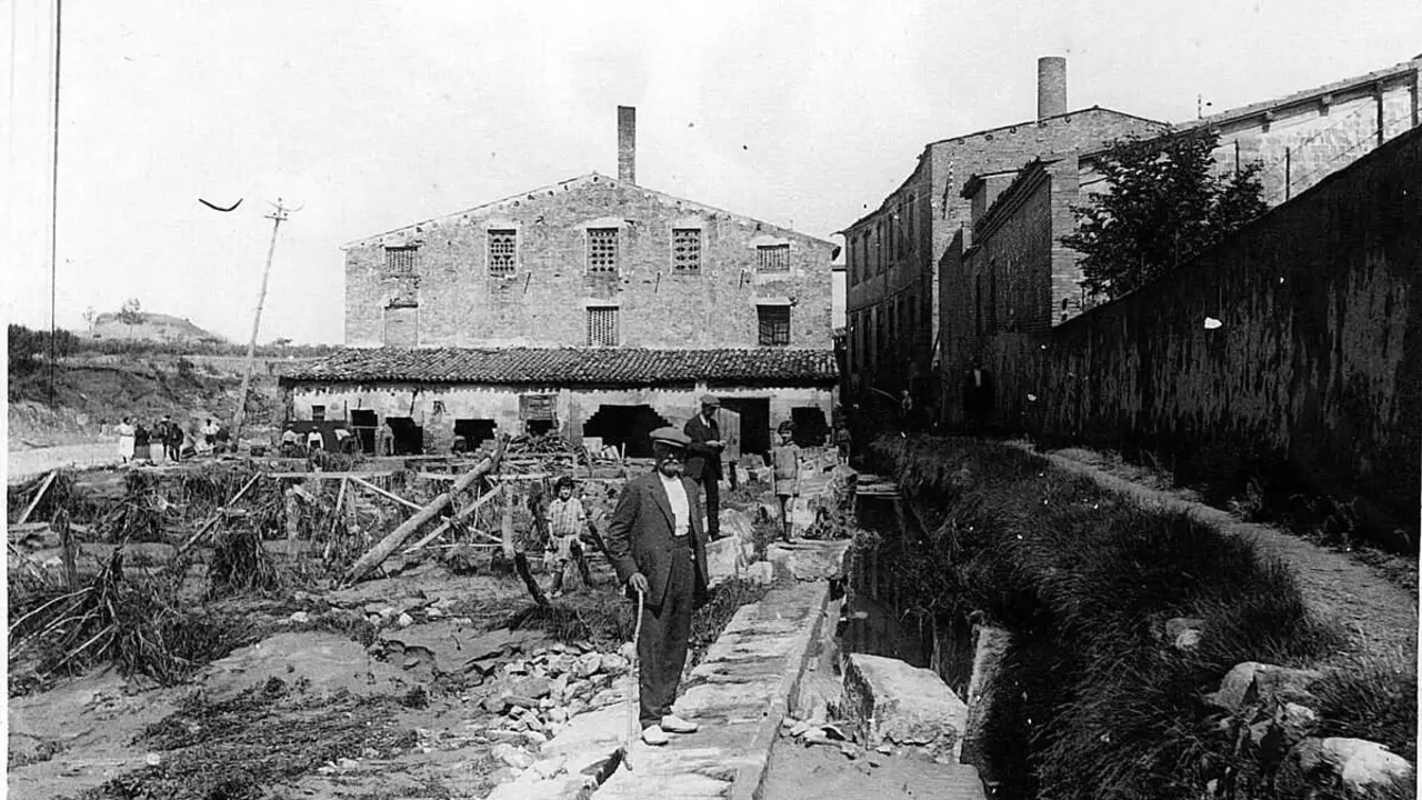  Aiguat hist&ograve;ric de Sant R&ograve;mul de 1926 amb forta pluja i danys materials a les conques de l'Anoia i el Gai&agrave; &mdash; Imagen de la Fuente 