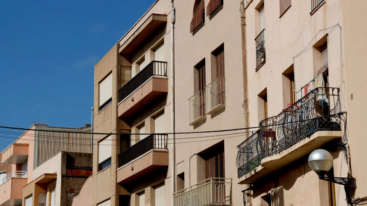 Imatge de diversos pisos a Vila-seca
Font: Arnau Mart&iacute;nez / Anna Ferr&agrave;s / Agencia Catalana de Noticies