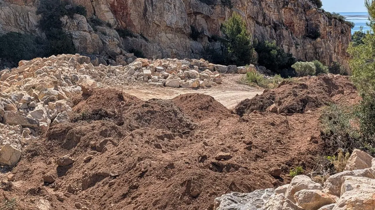 Sector al peu del front de cap&ccedil;alera durant els moviments de terres realitzats per a la restauraci&oacute;