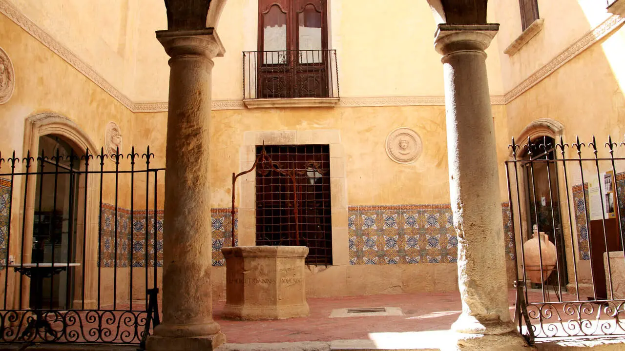 El pat&iacute; de la casa renaixentista Ca Don Joan de Vinebre despr&eacute;s de la inauguraci&oacute; del projecte muse&iuml;tzaci&oacute; de l'equipament
