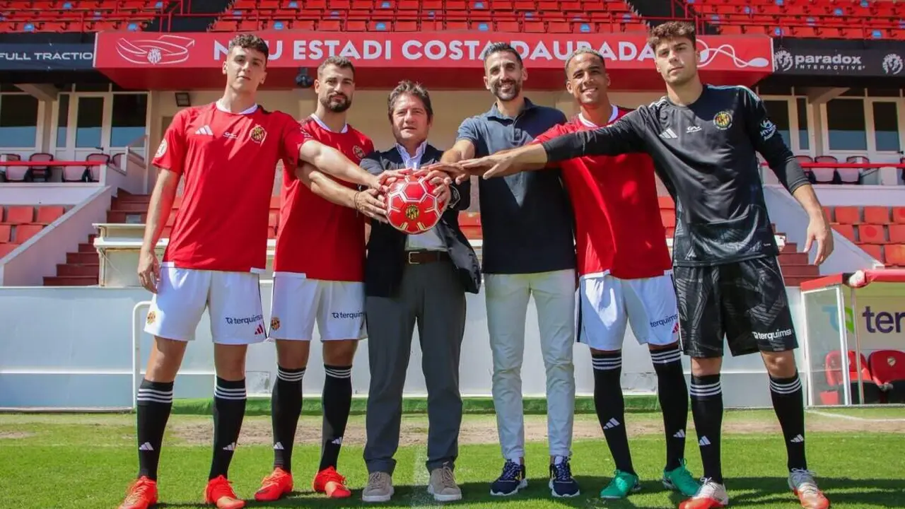  Gimn&agrave;stic presenta quatre nous futbolistes al Nou Estadi Costa Daurada 