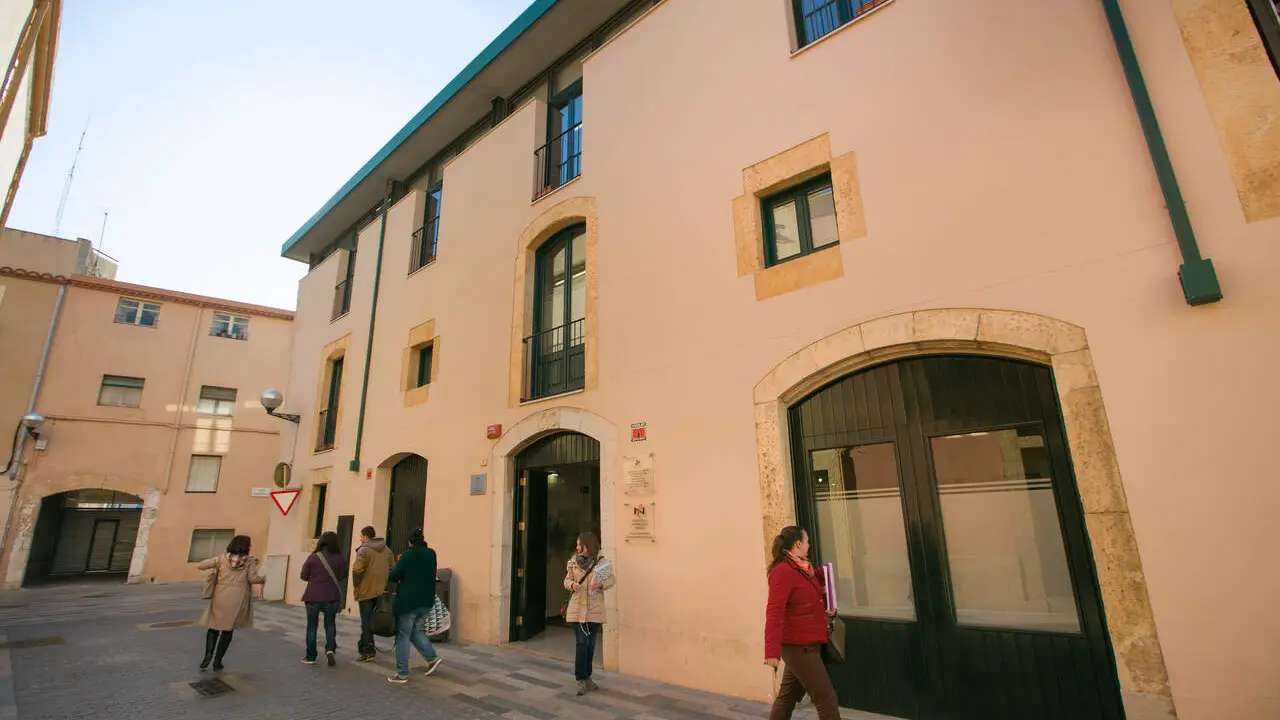Cursos presencials de catal&agrave; a Vila-seca amb nivells Inicial, B&agrave;sic i Elemental i la nova edici&oacute; del programa Voluntariat per la llengua &mdash; Imagen de la Fuente