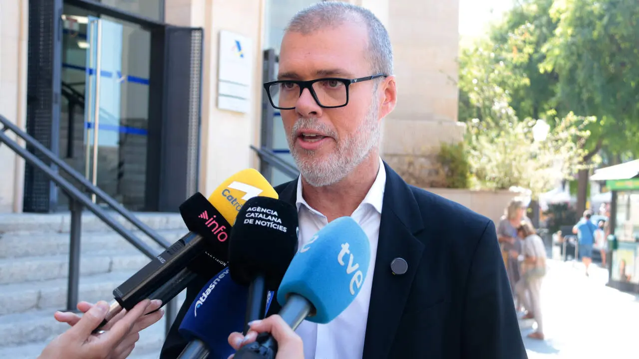 Atenci&oacute; als mitjans del diputat de Junts Josep Maria Cruset, a Tarragona