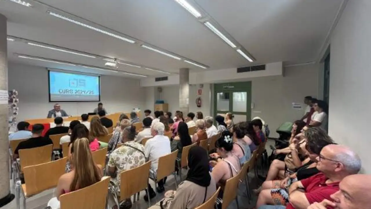 L&rsquo;Ajuntament de Vila-seca reclama una soluci&oacute; al Departament d&rsquo;Educaci&oacute; &mdash; Imagen de la Fuente