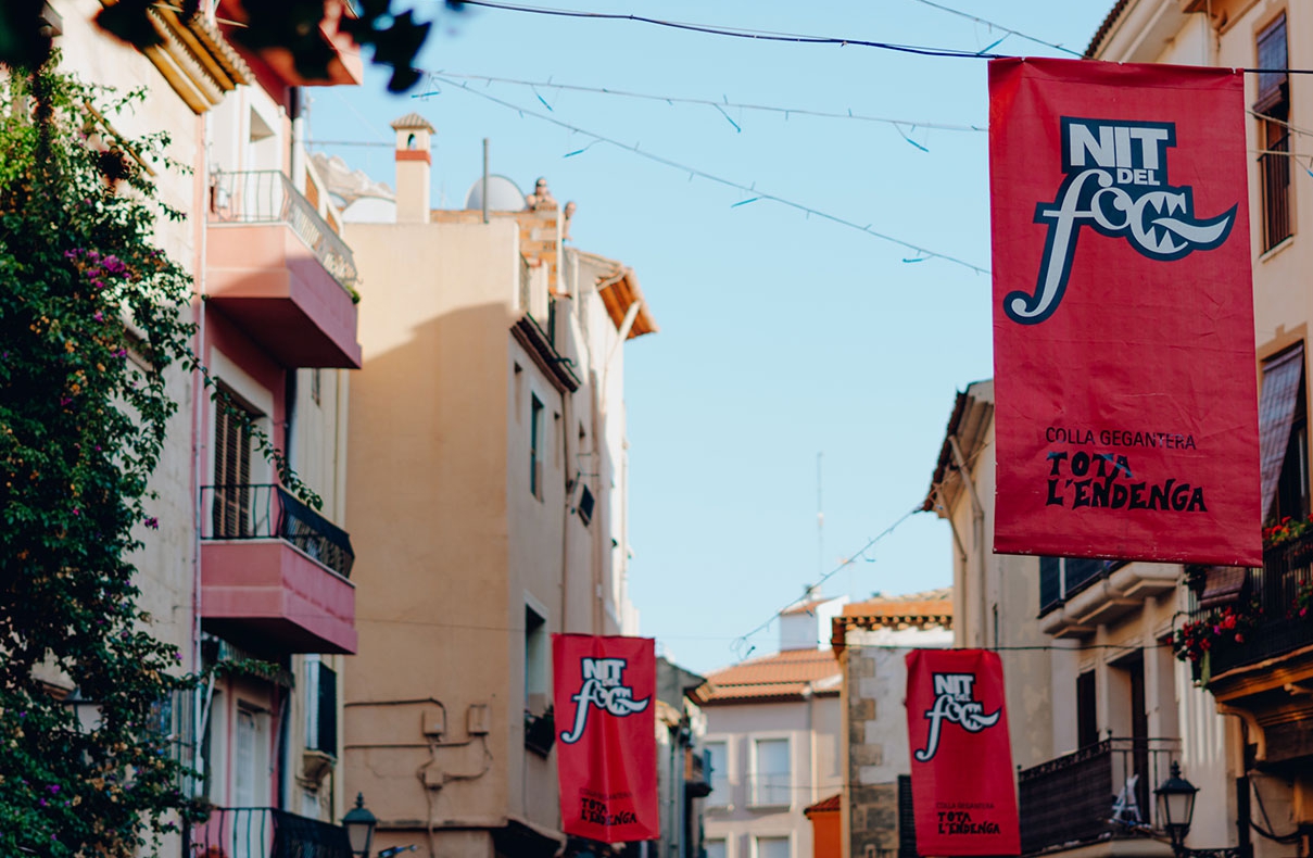 banderes-nit-de-foc-cambrils