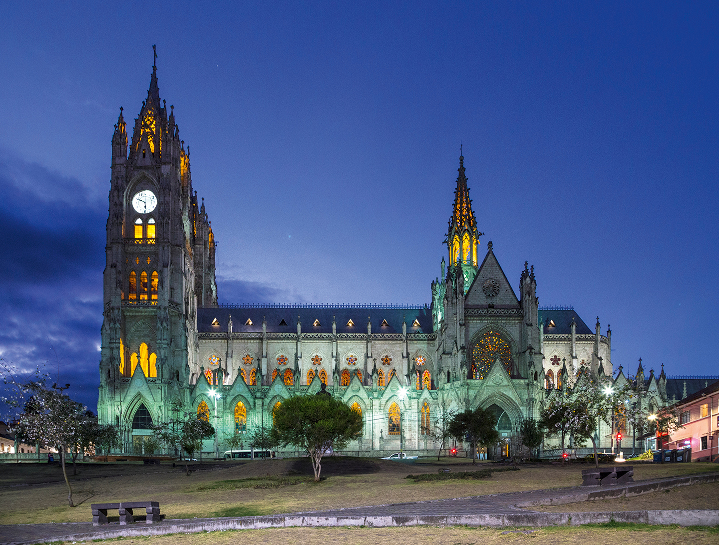basílica-equador-sisepuedeecuador.com_