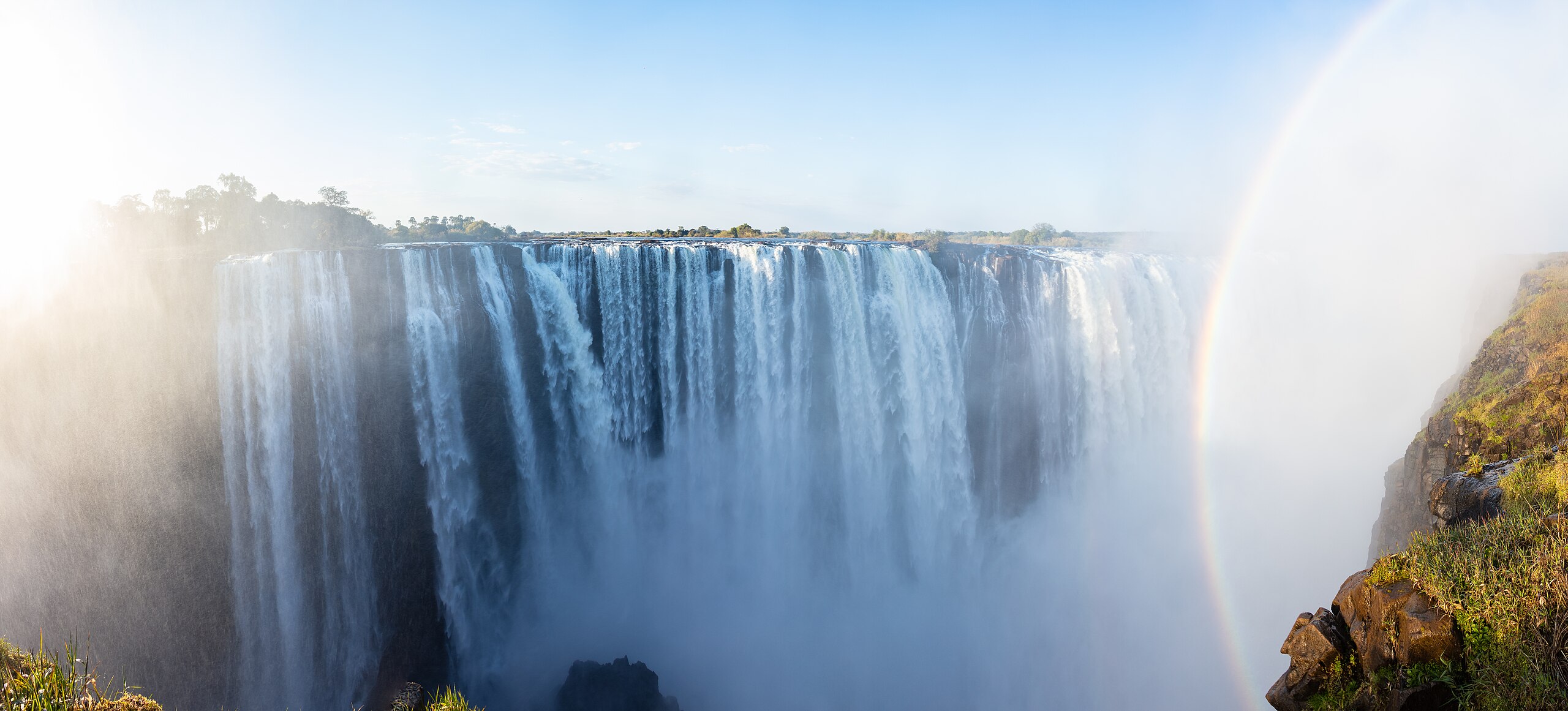 Cataratas_Victoria,_Zambia-Zimbabue-Diego-Delso-wc